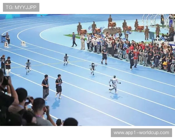 清华火神队摘冠 2025 世界人形机器人运动会测试赛